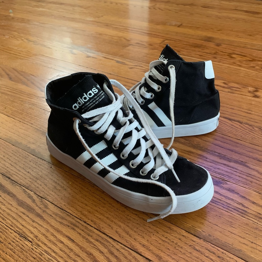 Adidas men’s high top canvas lace ups. eUC sz 9.5